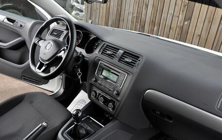 Volkswagen Jetta VI, 2015 год, 1 090 000 рублей, 11 фотография