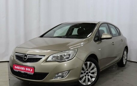 Opel Astra J, 2011 год, 790 000 рублей, 1 фотография
