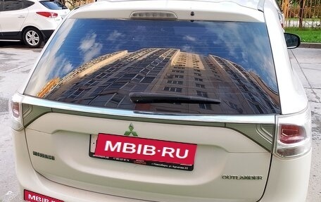 Mitsubishi Outlander III рестайлинг 3, 2014 год, 1 800 000 рублей, 1 фотография