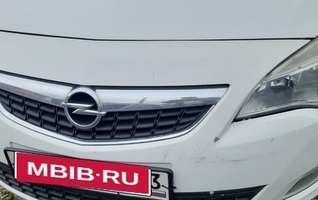 Opel Astra J, 2012 год, 700 000 рублей, 1 фотография