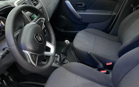 Renault Logan II, 2019 год, 390 000 рублей, 10 фотография