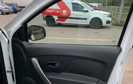 Renault Logan II, 2019 год, 390 000 рублей, 13 фотография