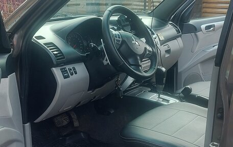 Mitsubishi Pajero Sport II рестайлинг, 2011 год, 1 600 000 рублей, 4 фотография