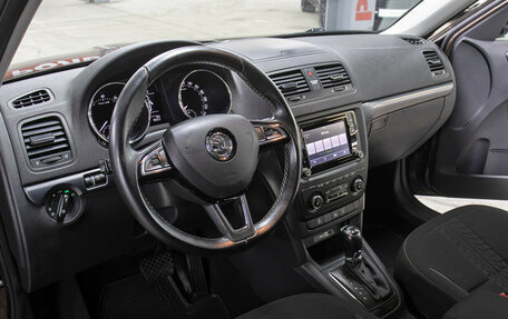 Skoda Yeti I рестайлинг, 2015 год, 1 698 000 рублей, 16 фотография