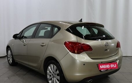 Opel Astra J, 2011 год, 790 000 рублей, 6 фотография