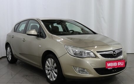 Opel Astra J, 2011 год, 790 000 рублей, 3 фотография