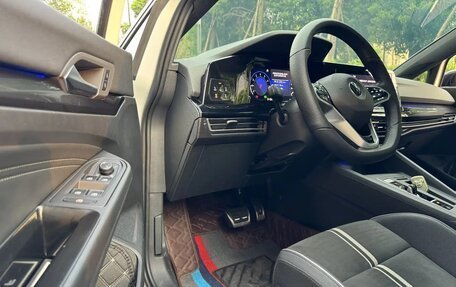 Volkswagen Golf VIII, 2022 год, 1 800 000 рублей, 5 фотография