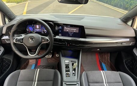 Volkswagen Golf VIII, 2022 год, 1 800 000 рублей, 8 фотография