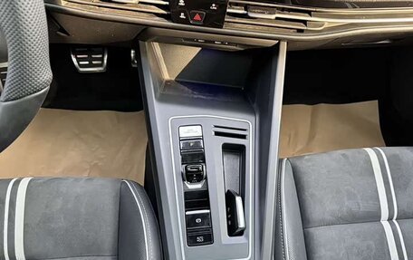 Volkswagen Golf VIII, 2022 год, 2 130 000 рублей, 13 фотография