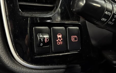 Mitsubishi Outlander III рестайлинг 3, 2013 год, 1 499 000 рублей, 16 фотография