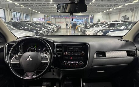 Mitsubishi Outlander III рестайлинг 3, 2013 год, 1 499 000 рублей, 10 фотография