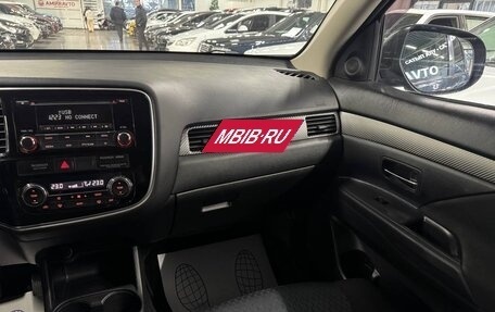 Mitsubishi Outlander III рестайлинг 3, 2013 год, 1 499 000 рублей, 13 фотография