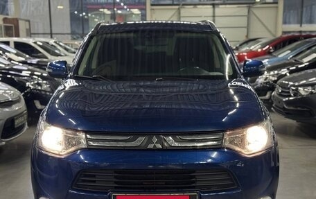 Mitsubishi Outlander III рестайлинг 3, 2013 год, 1 499 000 рублей, 2 фотография
