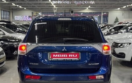 Mitsubishi Outlander III рестайлинг 3, 2013 год, 1 499 000 рублей, 5 фотография