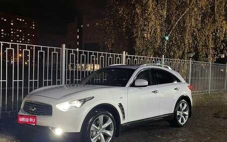 Infiniti FX II, 2010 год, 2 200 000 рублей, 1 фотография