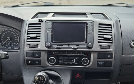 Volkswagen Caravelle T5, 2011 год, 2 120 000 рублей, 15 фотография