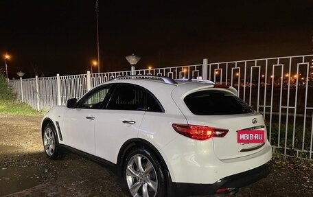 Infiniti FX II, 2010 год, 2 200 000 рублей, 2 фотография