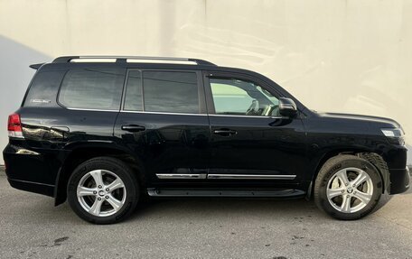 Toyota Land Cruiser 200, 2017 год, 6 250 000 рублей, 4 фотография