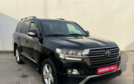 Toyota Land Cruiser 200, 2017 год, 6 250 000 рублей, 3 фотография