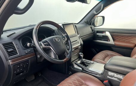 Toyota Land Cruiser 200, 2017 год, 6 250 000 рублей, 25 фотография