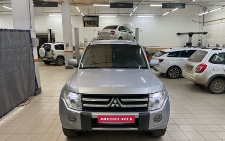 Mitsubishi Pajero IV, 2010 год, 2 099 000 рублей, 3 фотография