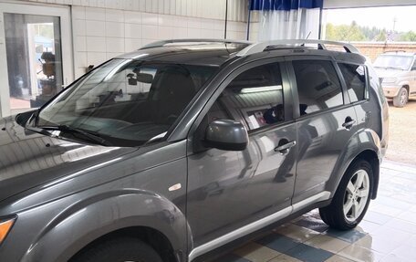 Mitsubishi Outlander III рестайлинг 3, 2006 год, 1 000 000 рублей, 4 фотография