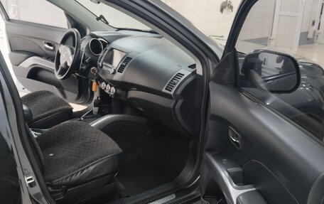 Mitsubishi Outlander III рестайлинг 3, 2006 год, 1 000 000 рублей, 12 фотография