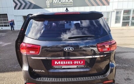 KIA Carnival III, 2018 год, 2 550 000 рублей, 2 фотография