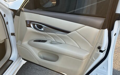 Infiniti Q70 I, 2015 год, 2 400 000 рублей, 21 фотография