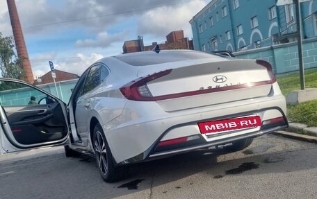 Hyundai Sonata VIII, 2021 год, 2 150 000 рублей, 2 фотография