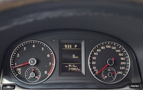 Volkswagen Touran III, 2010 год, 820 000 рублей, 5 фотография