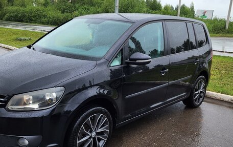 Volkswagen Touran III, 2010 год, 820 000 рублей, 11 фотография