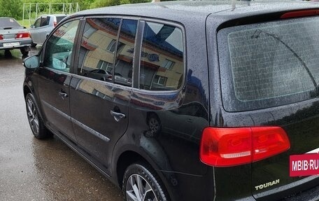 Volkswagen Touran III, 2010 год, 820 000 рублей, 6 фотография