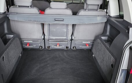 Volkswagen Touran III, 2010 год, 820 000 рублей, 21 фотография