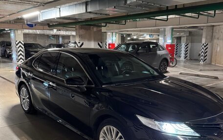 Toyota Camry, 2019 год, 3 200 000 рублей, 2 фотография