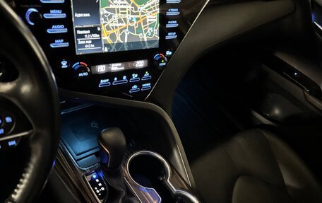 Toyota Camry, 2019 год, 3 200 000 рублей, 8 фотография