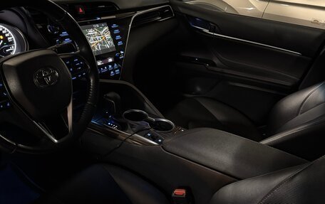 Toyota Camry, 2019 год, 3 200 000 рублей, 9 фотография