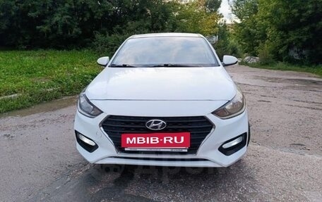 Hyundai Solaris II рестайлинг, 2019 год, 700 000 рублей, 4 фотография