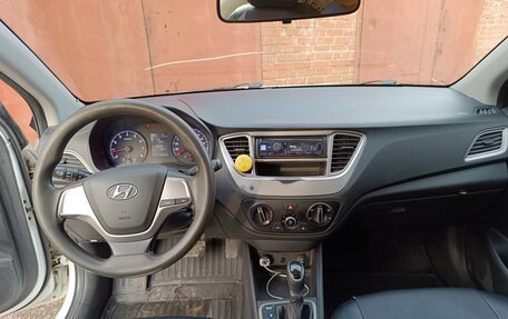 Hyundai Solaris II рестайлинг, 2019 год, 700 000 рублей, 7 фотография