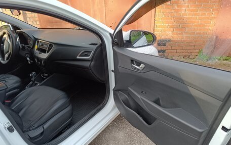 Hyundai Solaris II рестайлинг, 2019 год, 700 000 рублей, 12 фотография