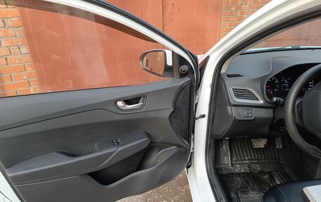 Hyundai Solaris II рестайлинг, 2019 год, 700 000 рублей, 14 фотография