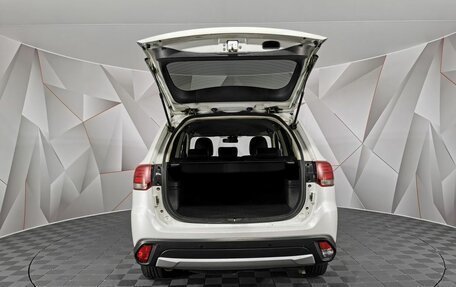 Mitsubishi Outlander III рестайлинг 3, 2016 год, 1 795 000 рублей, 20 фотография