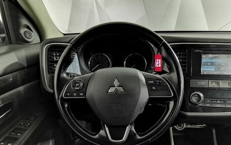 Mitsubishi Outlander III рестайлинг 3, 2016 год, 1 795 000 рублей, 16 фотография