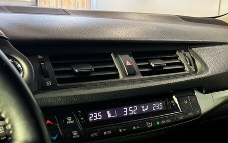 Lexus CT I рестайлинг, 2011 год, 1 465 000 рублей, 17 фотография