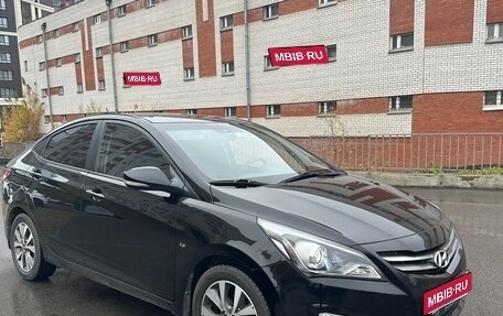 Hyundai Solaris II рестайлинг, 2015 год, 1 020 000 рублей, 1 фотография