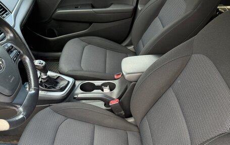 Hyundai Elantra VI рестайлинг, 2019 год, 1 320 000 рублей, 17 фотография