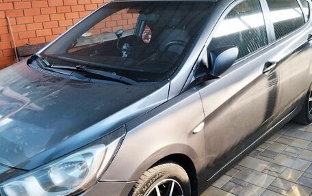 Hyundai Solaris II рестайлинг, 2013 год, 680 000 рублей, 4 фотография