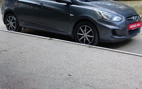 Hyundai Solaris II рестайлинг, 2013 год, 680 000 рублей, 5 фотография