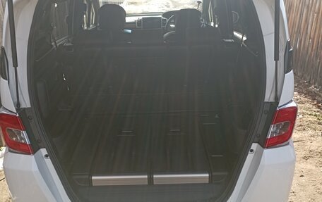 Honda Freed I, 2014 год, 1 250 000 рублей, 12 фотография