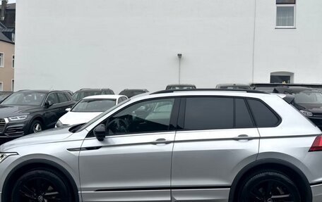 Volkswagen Tiguan II, 2022 год, 3 990 000 рублей, 7 фотография